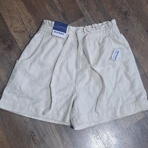 Old Navy Cream Extra High Rise Tie-Waist Shorts Size Small New
